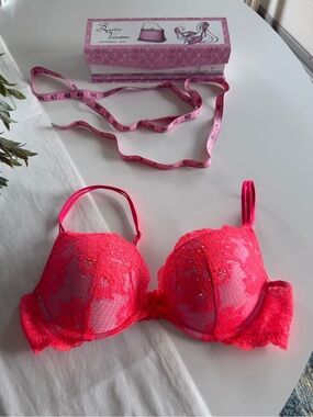 Coral Embellished Lace Push-Up Bra
